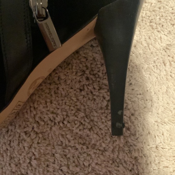 Michael Kors purse & matching heels - Picture 8 of 8